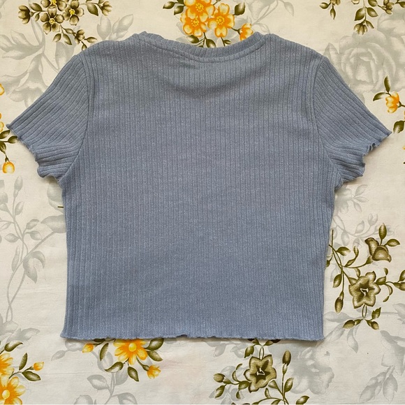 Shein Size M Periwinkle Lettuce Hem Crop Top - Picture 3 of 6